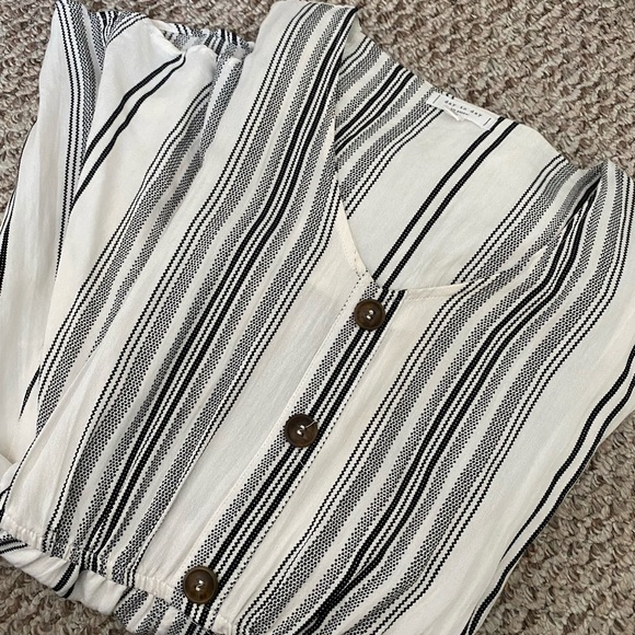 White stripped dress - Picture 3 of 4